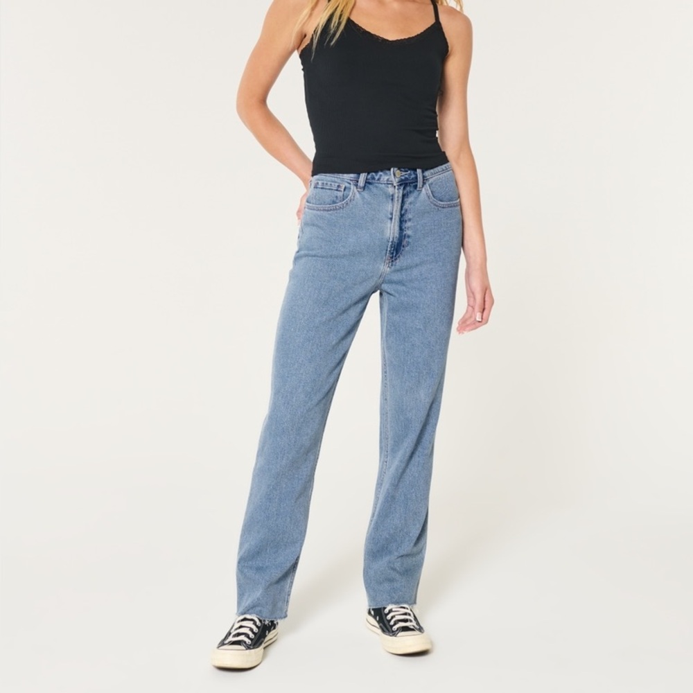 HOLLISTER women’s Ultra High-Rise Medium Wash 90s Straight Jeans
